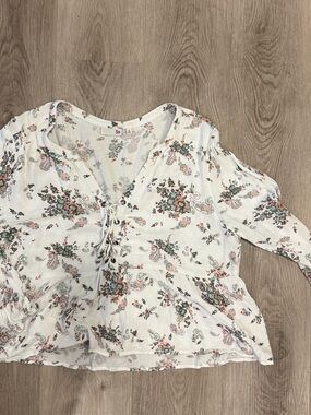 SO White Floral Lace-Up Peplum Top